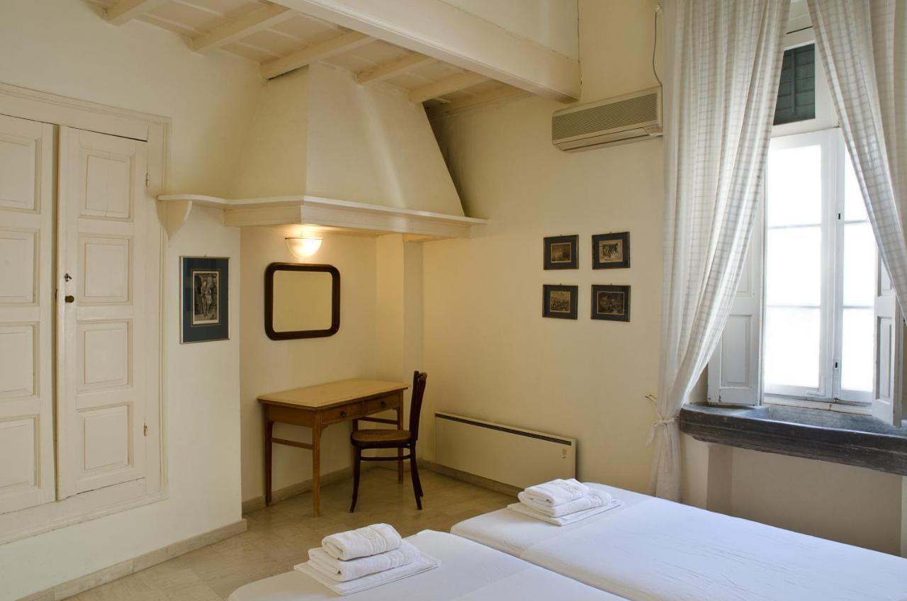 Hotel Omiros แอร์มูโปลี ภายนอก รูปภาพ