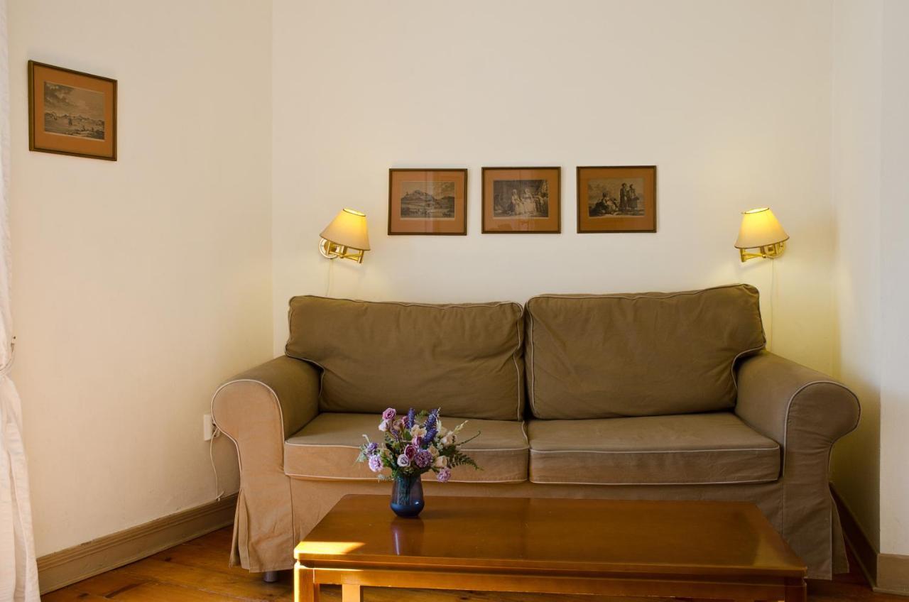 Hotel Omiros แอร์มูโปลี ภายนอก รูปภาพ