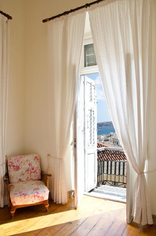 Hotel Omiros แอร์มูโปลี ภายนอก รูปภาพ
