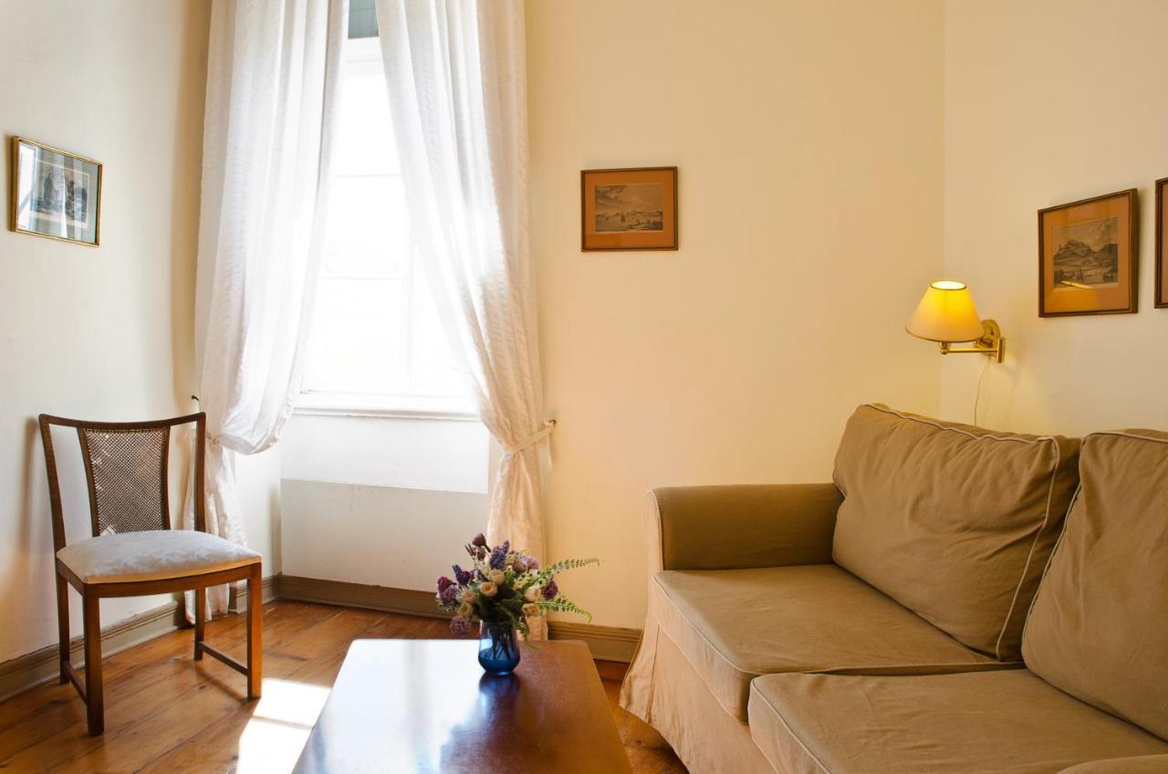 Hotel Omiros แอร์มูโปลี ภายนอก รูปภาพ