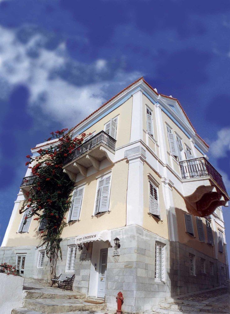 Hotel Omiros แอร์มูโปลี ภายนอก รูปภาพ
