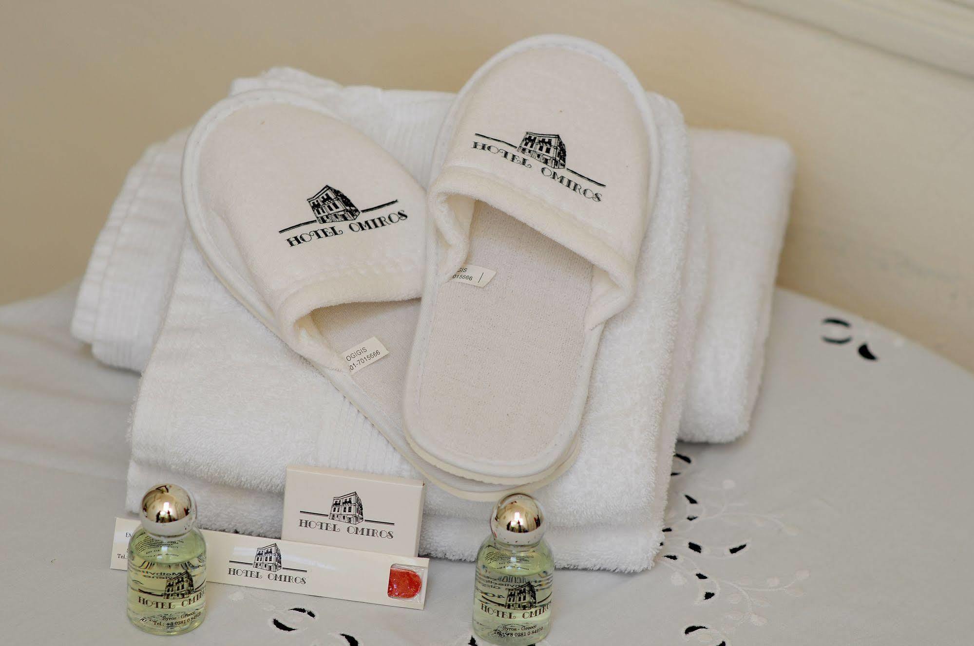 Hotel Omiros แอร์มูโปลี ภายนอก รูปภาพ