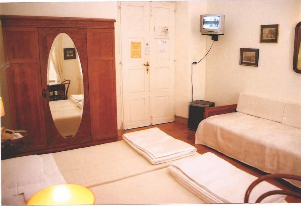 Hotel Omiros แอร์มูโปลี ภายนอก รูปภาพ
