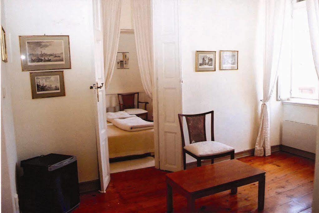 Hotel Omiros แอร์มูโปลี ภายนอก รูปภาพ