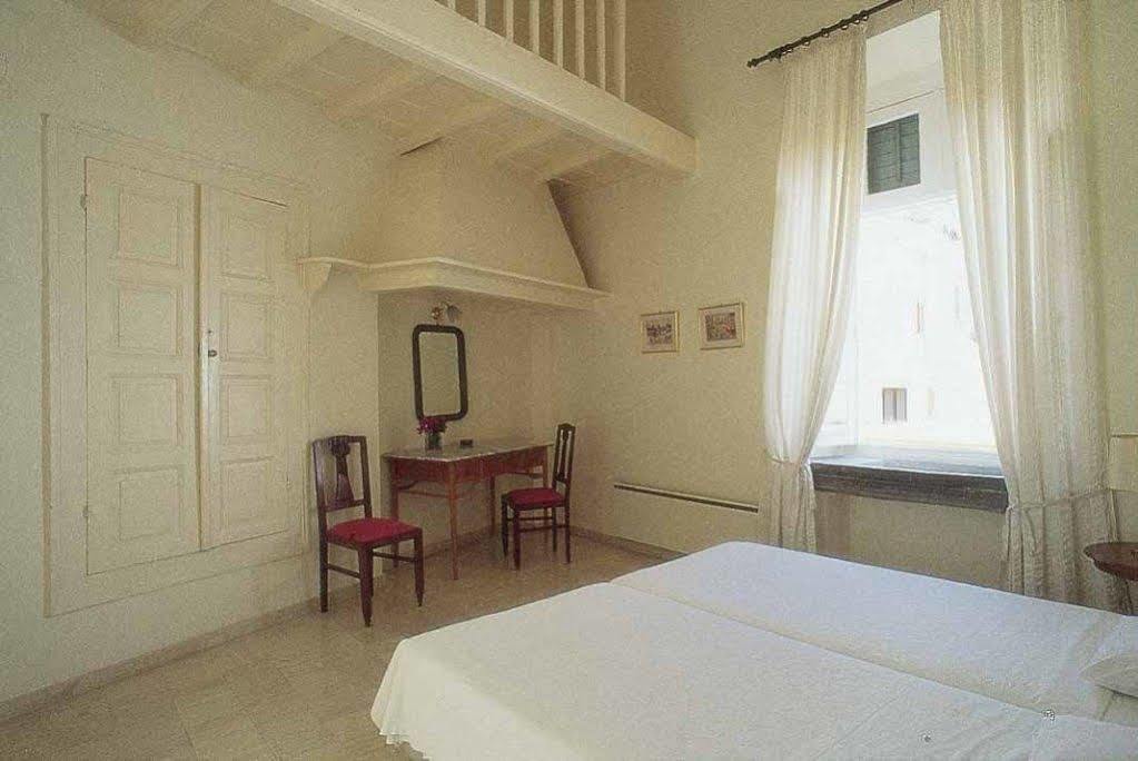 Hotel Omiros แอร์มูโปลี ภายนอก รูปภาพ
