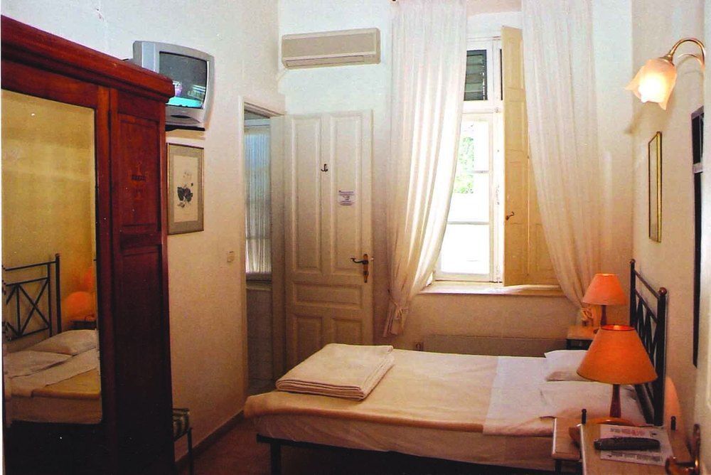 Hotel Omiros แอร์มูโปลี ภายนอก รูปภาพ