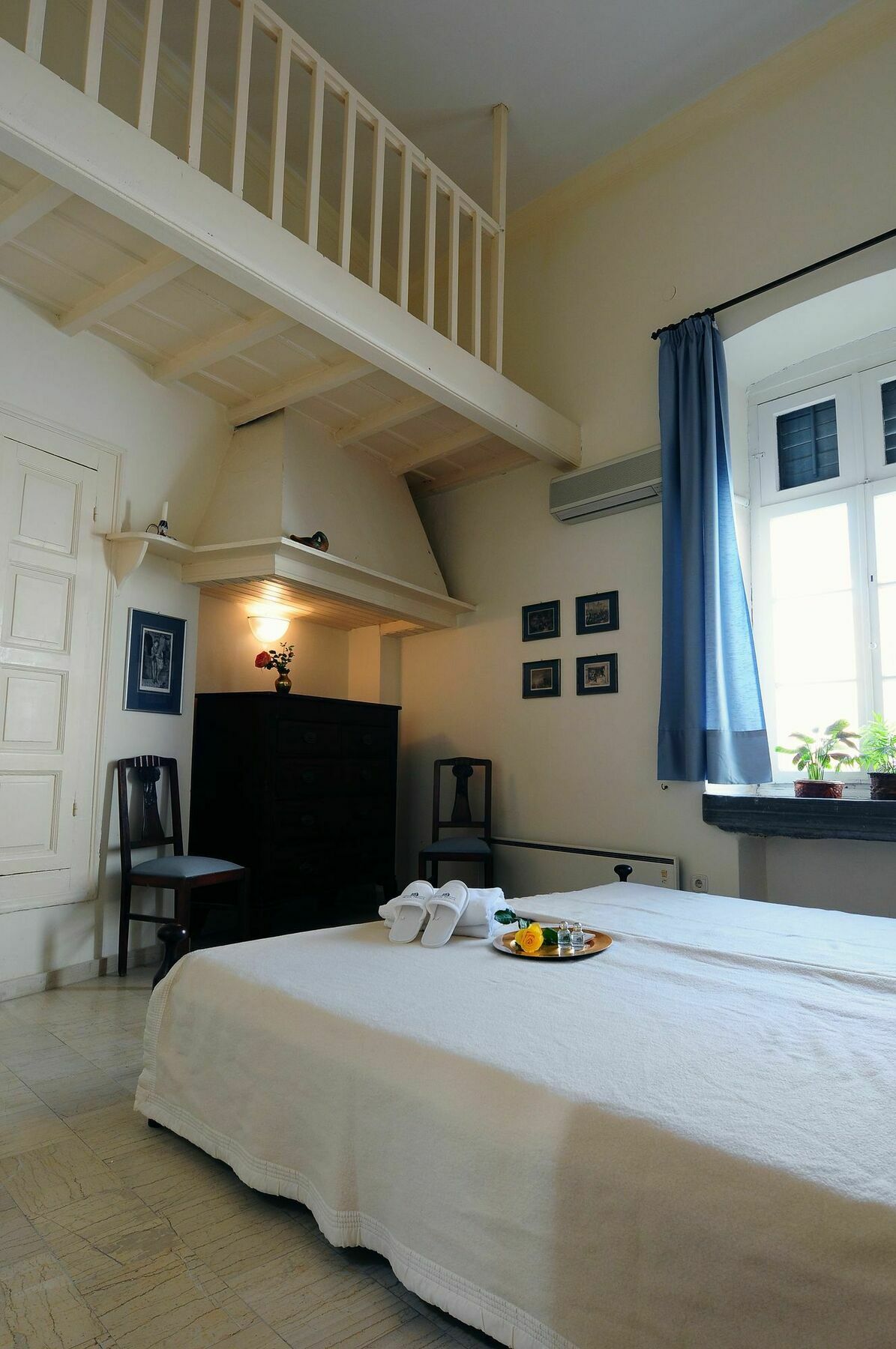 Hotel Omiros แอร์มูโปลี ภายนอก รูปภาพ